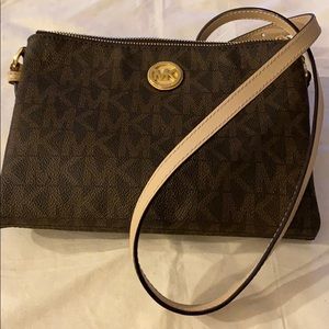 Michael Kors cross body